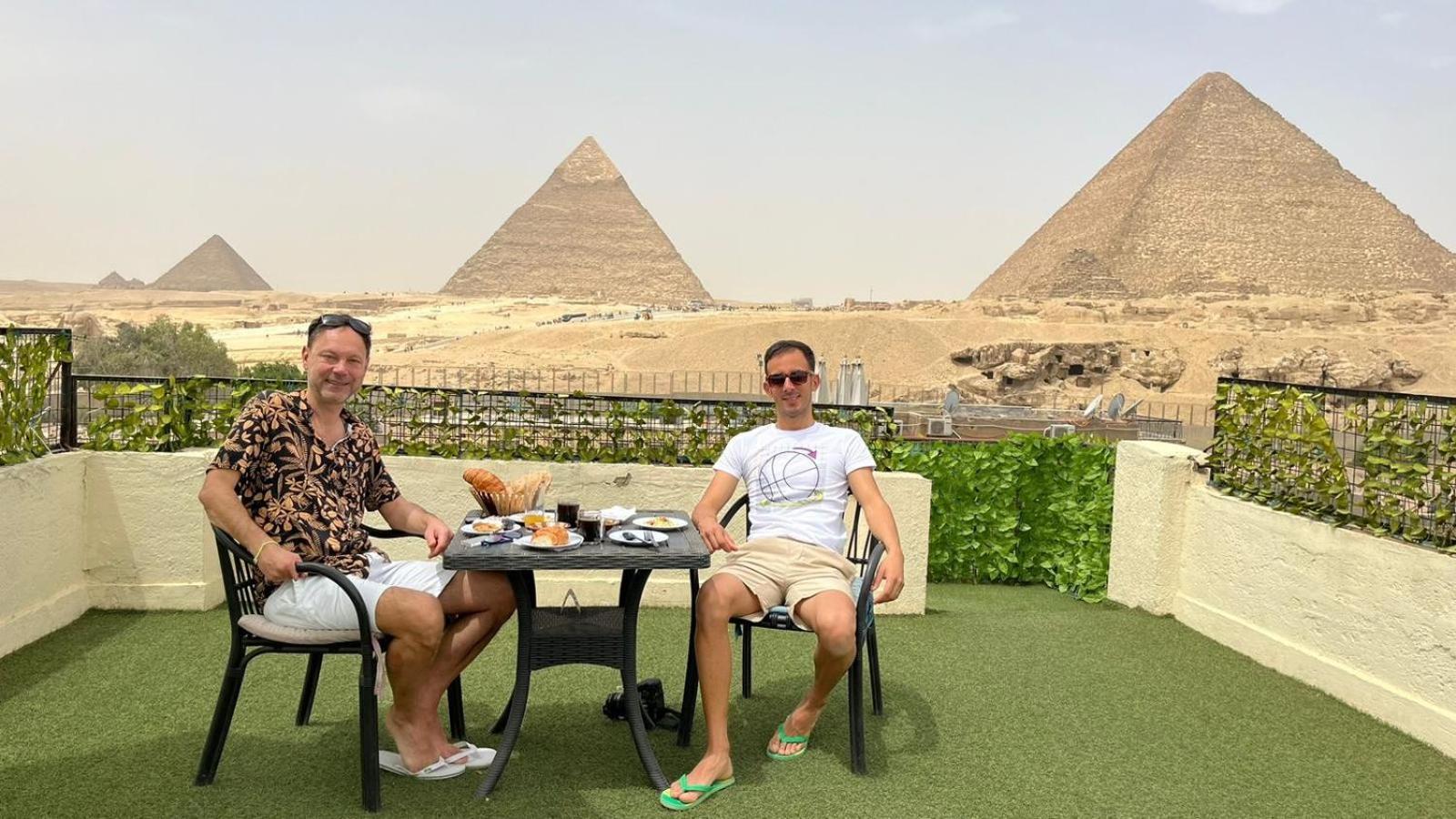 Solima Pyramids View Kafret el-Gabal Eksteriør billede